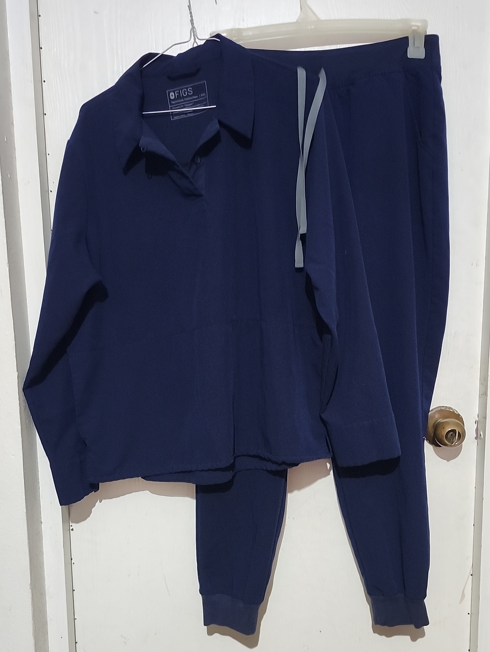 Figs Women's Navy Two-Piece Jogger Set - Collared Top & Drawstring Pants